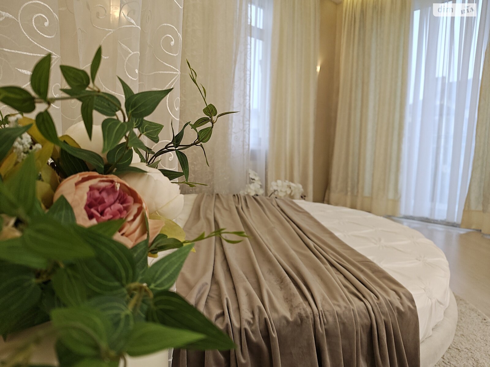 двухэтажный дуплекс, 265.2 кв. м, кирпич. Продажа в Михайловке-Рубежовке фото 1 двухэтажный дуплекс, 265.2 кв. м, кирпич. Продажа в Михайловке-Рубежовке фото 1