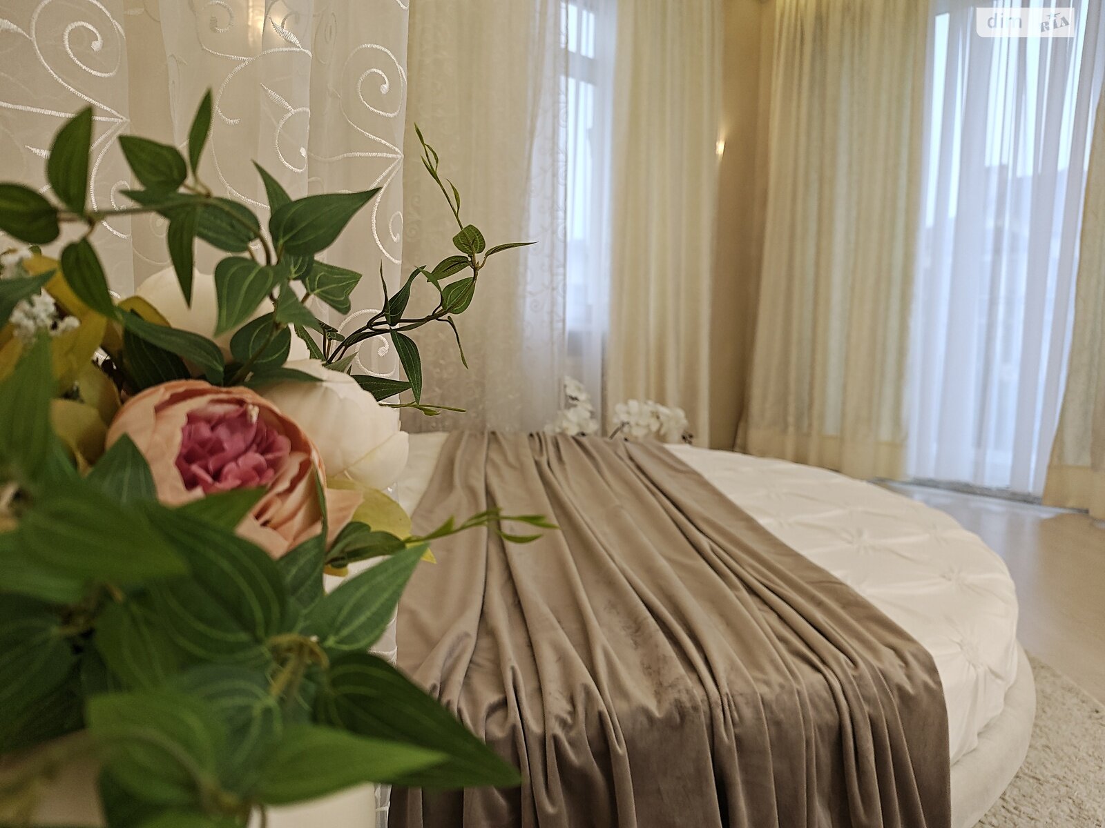 двухэтажный дуплекс, 265.2 кв. м, кирпич. Продажа в Михайловке-Рубежовке фото 1 двухэтажный дуплекс, 265.2 кв. м, кирпич. Продажа в Михайловке-Рубежовке фото 1