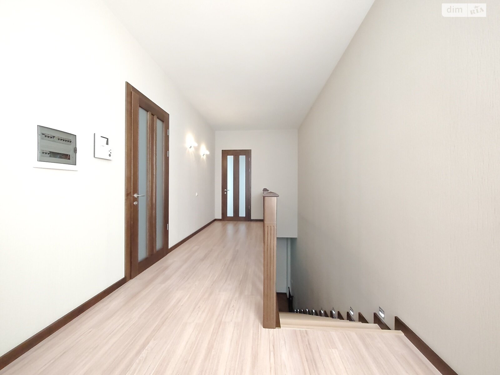 двухэтажный дуплекс, 265.2 кв. м, кирпич. Продажа в Михайловке-Рубежовке фото 1 двухэтажный дуплекс, 265.2 кв. м, кирпич. Продажа в Михайловке-Рубежовке фото 1