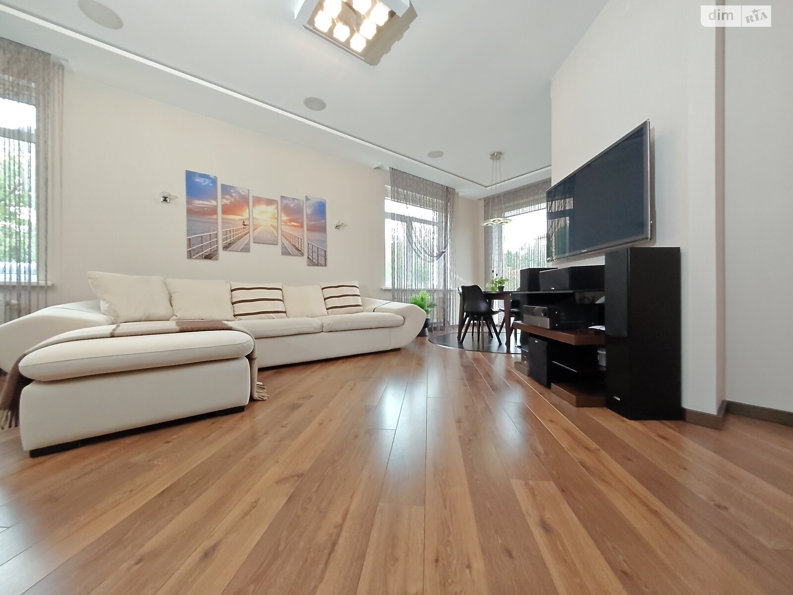 двухэтажный дуплекс, 265.2 кв. м, кирпич. Продажа в Михайловке-Рубежовке фото 1 двухэтажный дуплекс, 265.2 кв. м, кирпич. Продажа в Михайловке-Рубежовке фото 1