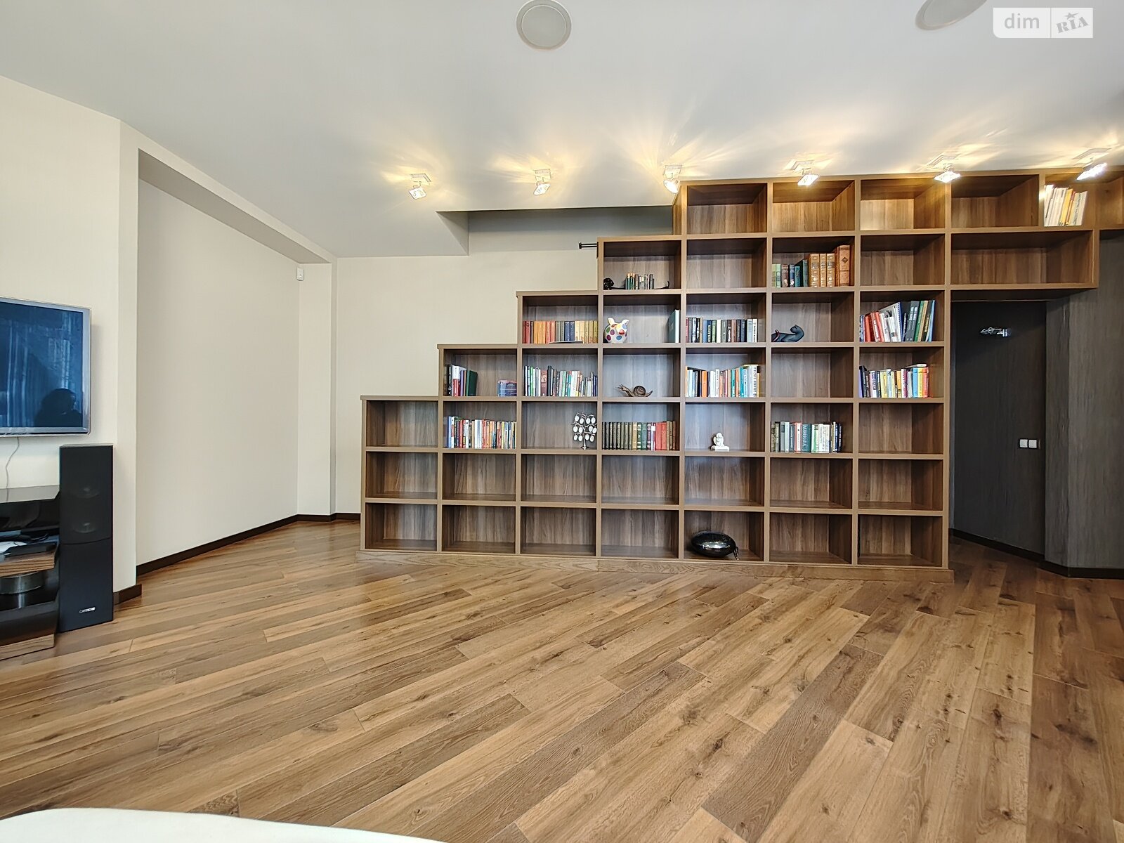 двухэтажный дуплекс, 265.2 кв. м, кирпич. Продажа в Михайловке-Рубежовке фото 1 двухэтажный дуплекс, 265.2 кв. м, кирпич. Продажа в Михайловке-Рубежовке фото 1