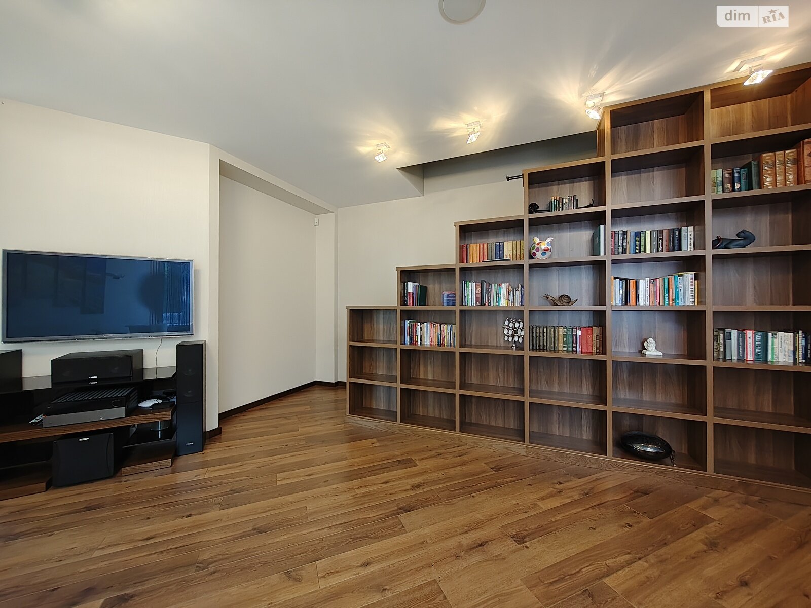 двухэтажный дуплекс, 265.2 кв. м, кирпич. Продажа в Михайловке-Рубежовке фото 1 двухэтажный дуплекс, 265.2 кв. м, кирпич. Продажа в Михайловке-Рубежовке фото 1