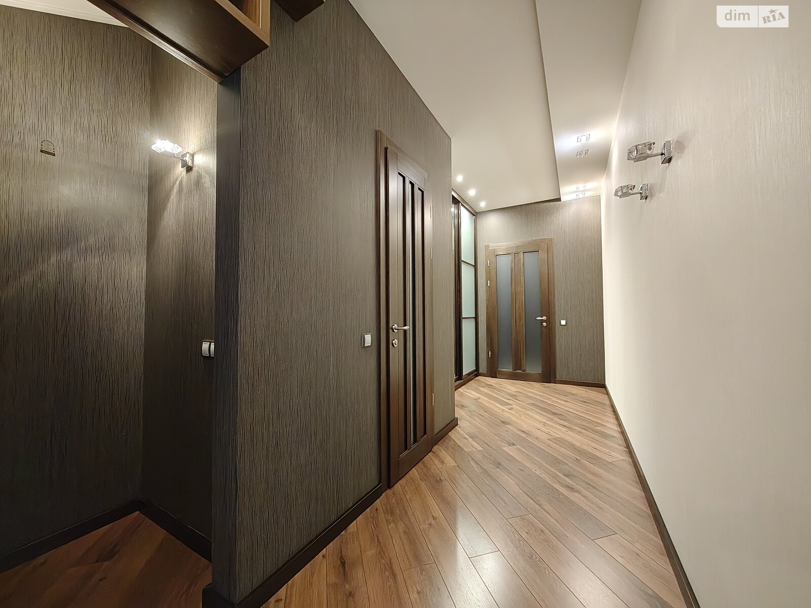 двухэтажный дуплекс, 265.2 кв. м, кирпич. Продажа в Михайловке-Рубежовке фото 1 двухэтажный дуплекс, 265.2 кв. м, кирпич. Продажа в Михайловке-Рубежовке фото 1