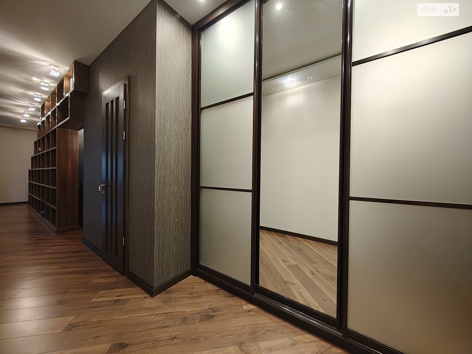 двухэтажный дуплекс, 265.2 кв. м, кирпич. Продажа в Михайловке-Рубежовке фото 1 двухэтажный дуплекс, 265.2 кв. м, кирпич. Продажа в Михайловке-Рубежовке фото 1