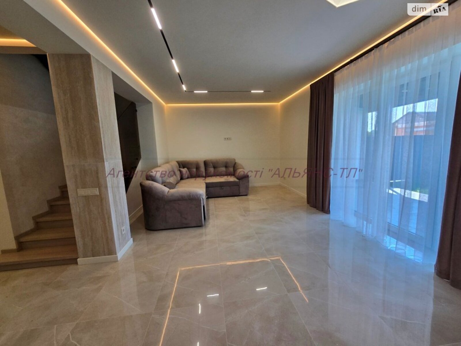 двухэтажный дуплекс, 135 кв. м, кирпич. Продажа в Минае фото 1 двухэтажный дуплекс, 135 кв. м, кирпич. Продажа в Минае фото 1