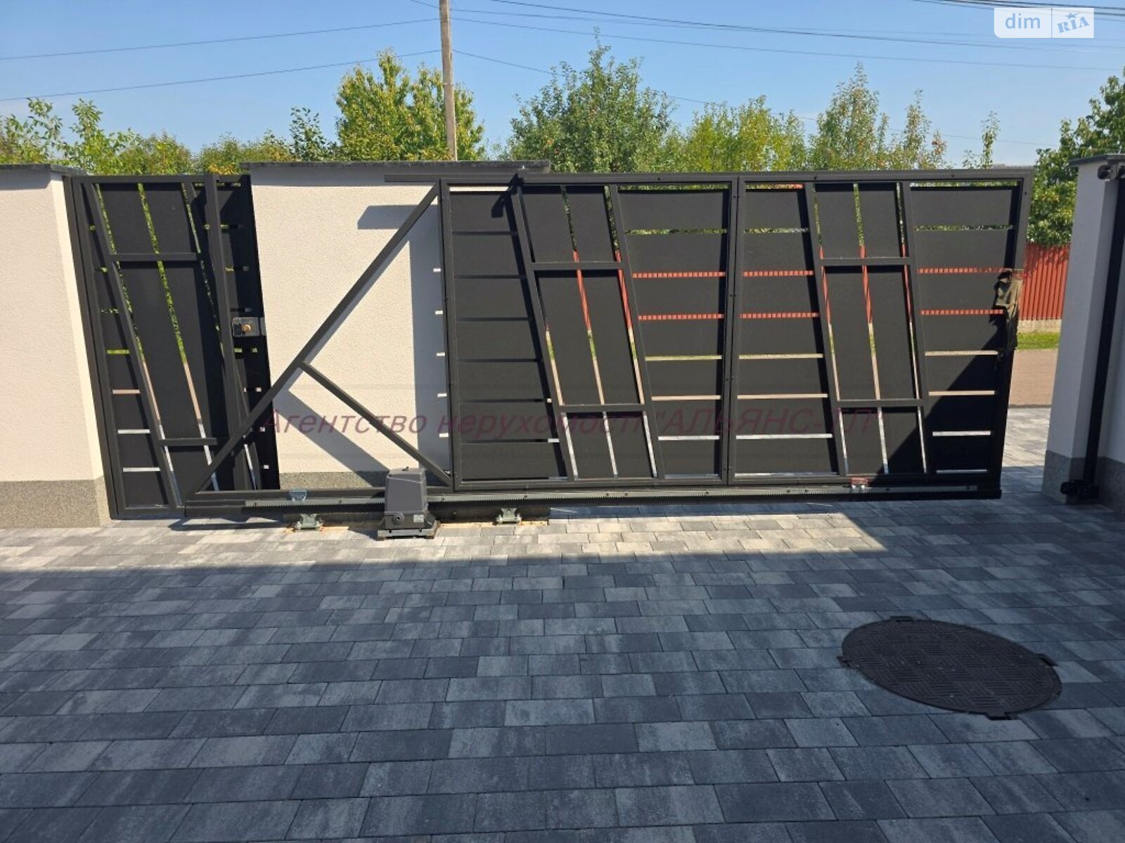 двухэтажный дуплекс, 135 кв. м, кирпич. Продажа в Минае фото 1 двухэтажный дуплекс, 135 кв. м, кирпич. Продажа в Минае фото 1