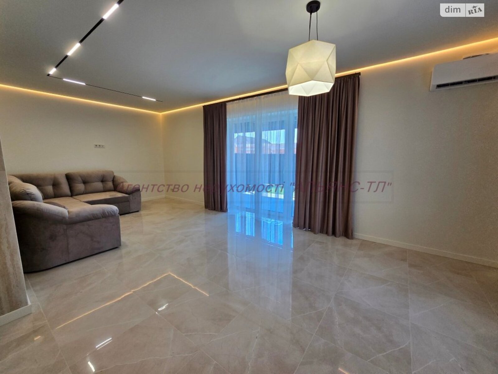 двухэтажный дуплекс, 135 кв. м, кирпич. Продажа в Минае фото 1 двухэтажный дуплекс, 135 кв. м, кирпич. Продажа в Минае фото 1