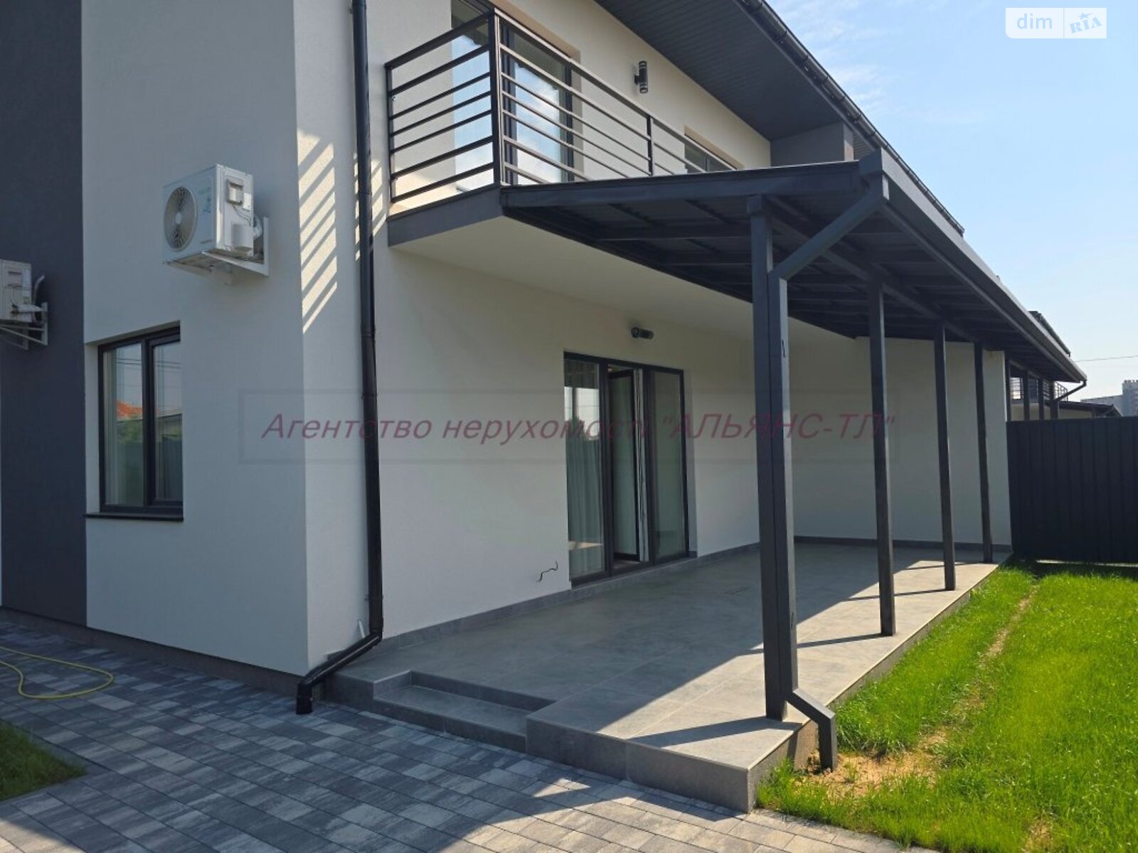 двухэтажный дуплекс, 135 кв. м, кирпич. Продажа в Минае фото 1 двухэтажный дуплекс, 135 кв. м, кирпич. Продажа в Минае фото 1