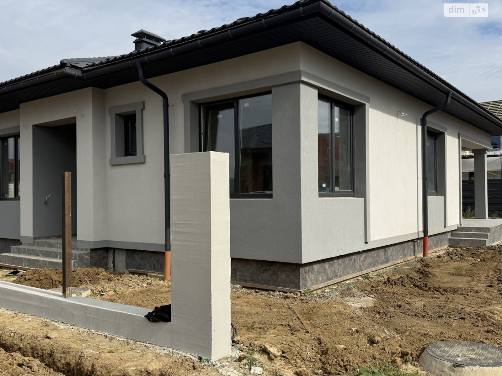 одноповерховий дуплекс, 127 кв. м, цегла. Продаж у Минаї фото 1