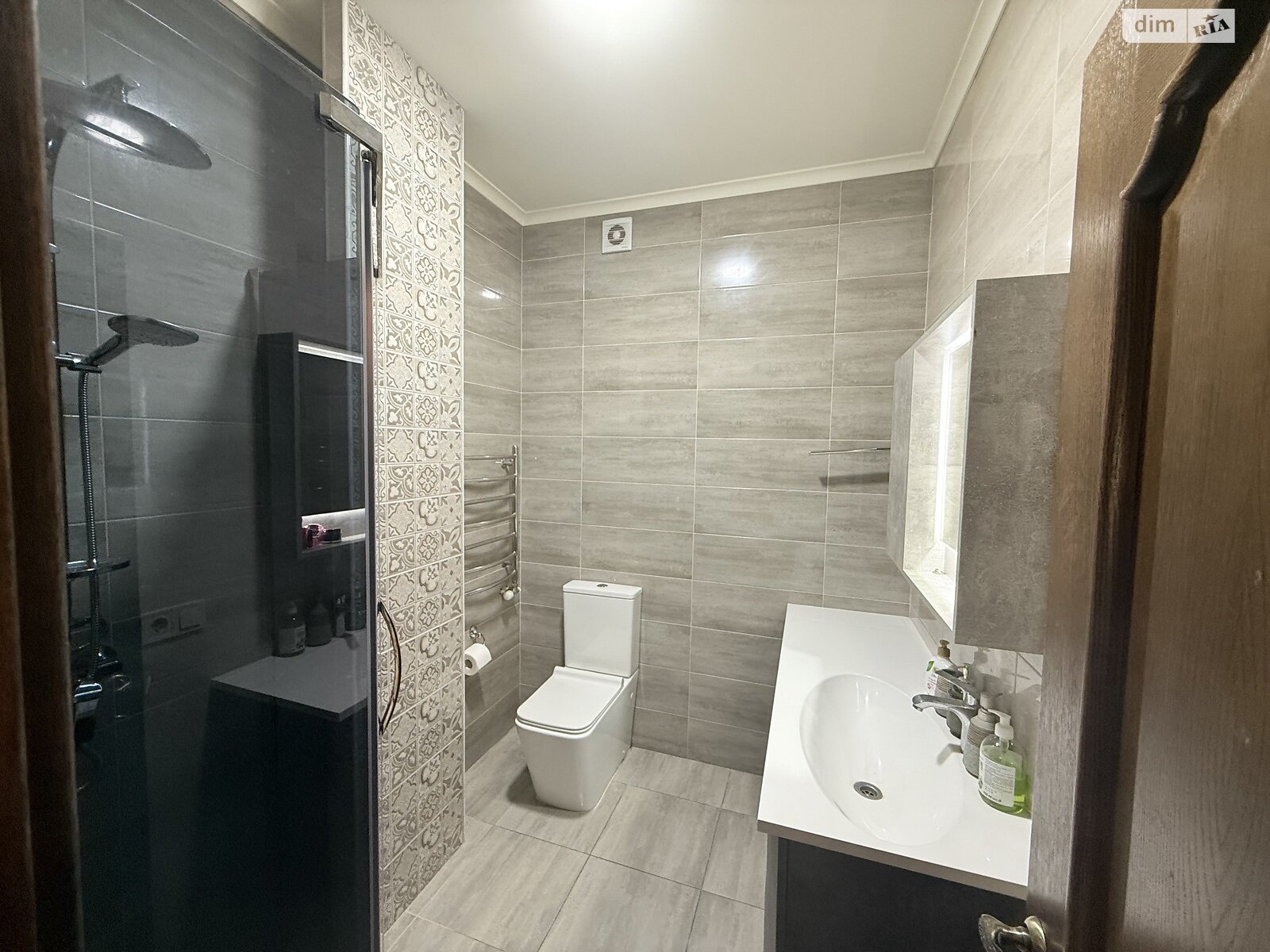 двоповерховий дуплекс, 124.2 кв. м, цегла. Продаж в Мукачеві, район Центр фото 1 двоповерховий дуплекс, 124.2 кв. м, цегла. Продаж в Мукачеві, район Центр фото 1