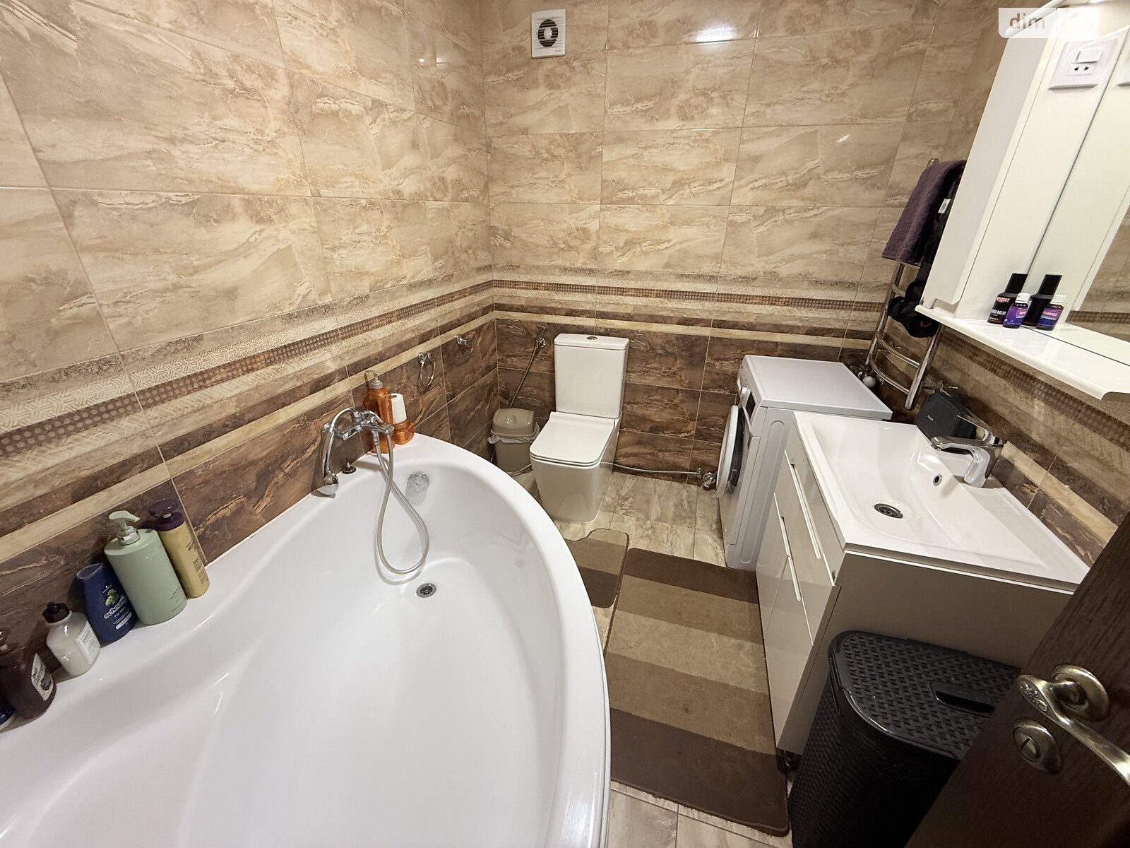 двоповерховий дуплекс, 124.2 кв. м, цегла. Продаж в Мукачеві, район Центр фото 1 двоповерховий дуплекс, 124.2 кв. м, цегла. Продаж в Мукачеві, район Центр фото 1