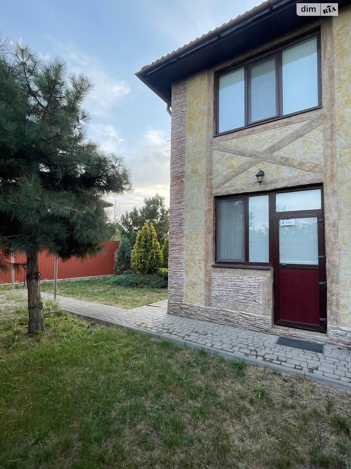 двухэтажный дуплекс, 114 кв. м, кирпич. Продажа в Новой Дофиновке фото 1 двухэтажный дуплекс, 114 кв. м, кирпич. Продажа в Новой Дофиновке фото 1