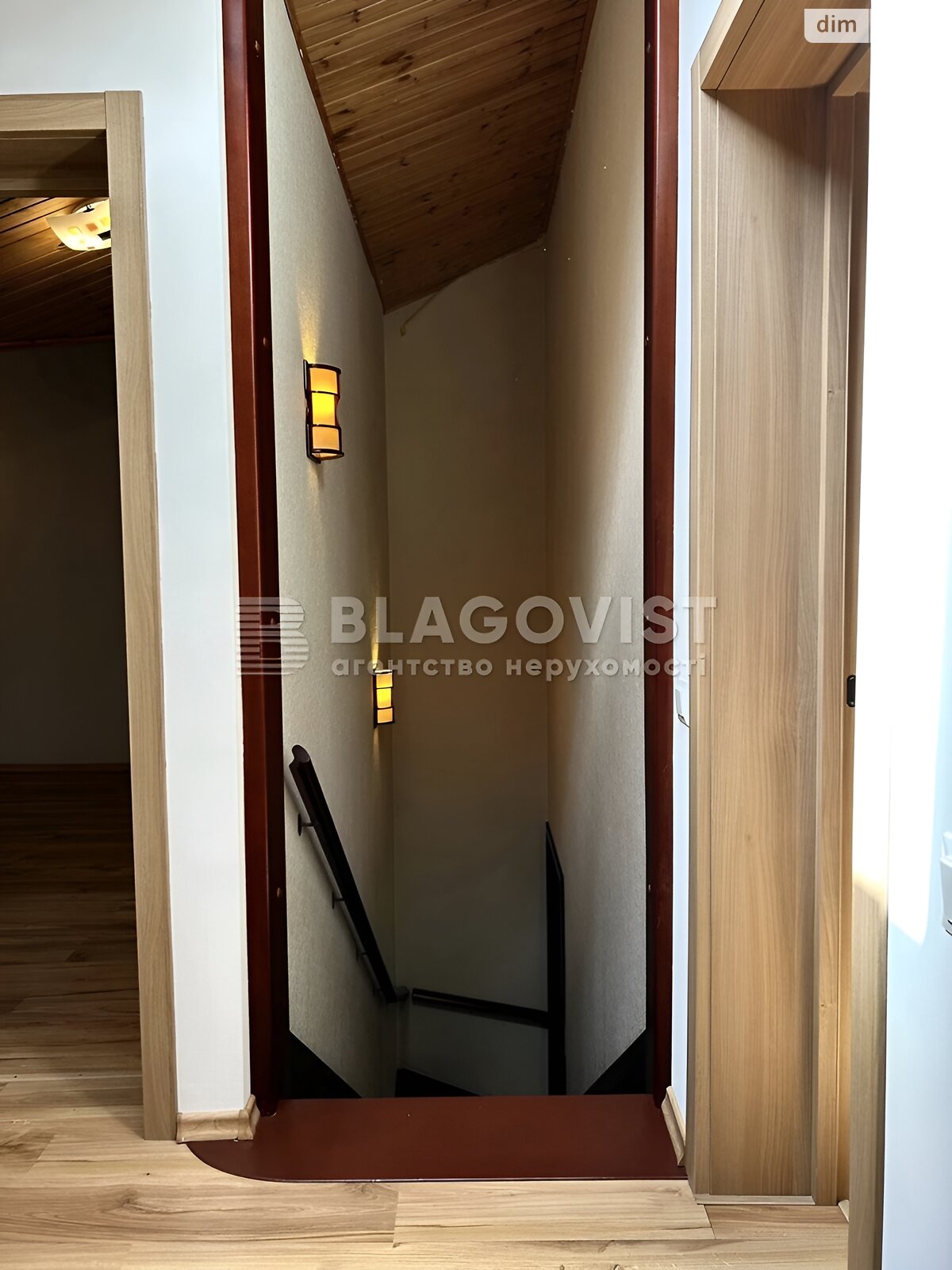 двухэтажный дуплекс, 157.1 кв. м, дерево и кирпич. Продажа в Новых Петровцах фото 1 двухэтажный дуплекс, 157.1 кв. м, дерево и кирпич. Продажа в Новых Петровцах фото 1
