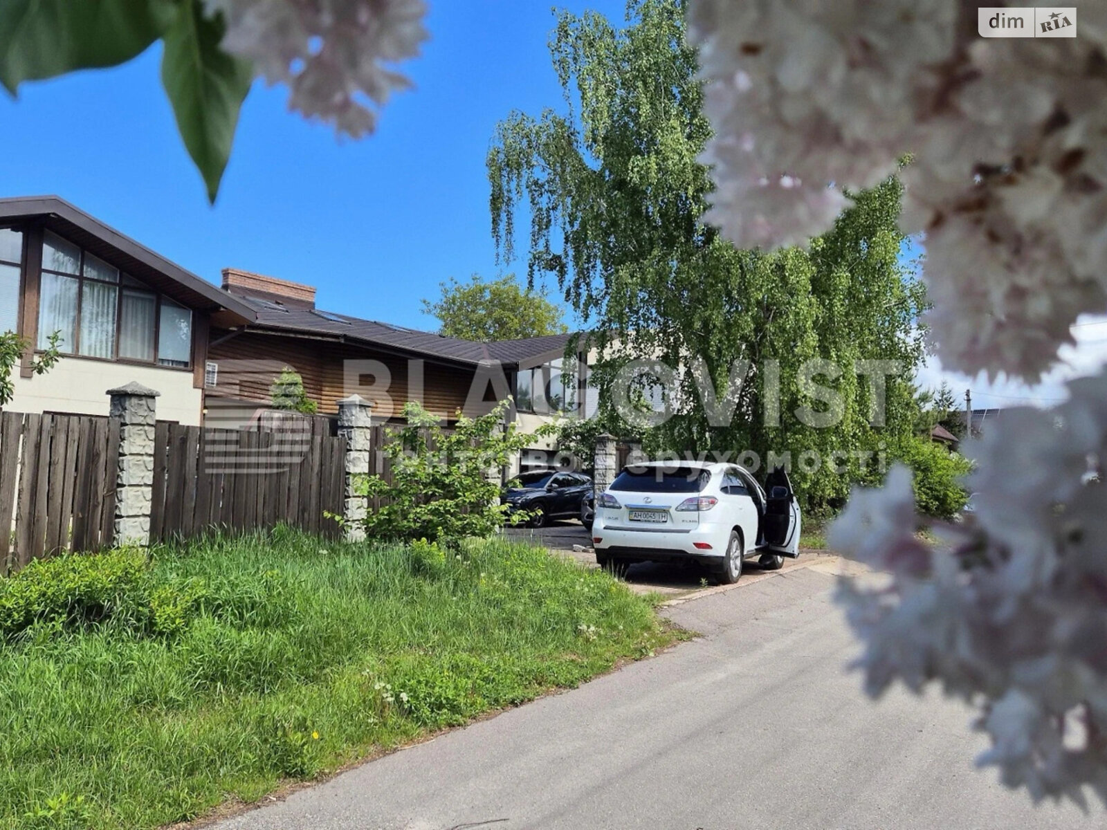двухэтажный дуплекс, 157.1 кв. м, дерево и кирпич. Продажа в Новых Петровцах фото 1 двухэтажный дуплекс, 157.1 кв. м, дерево и кирпич. Продажа в Новых Петровцах фото 1