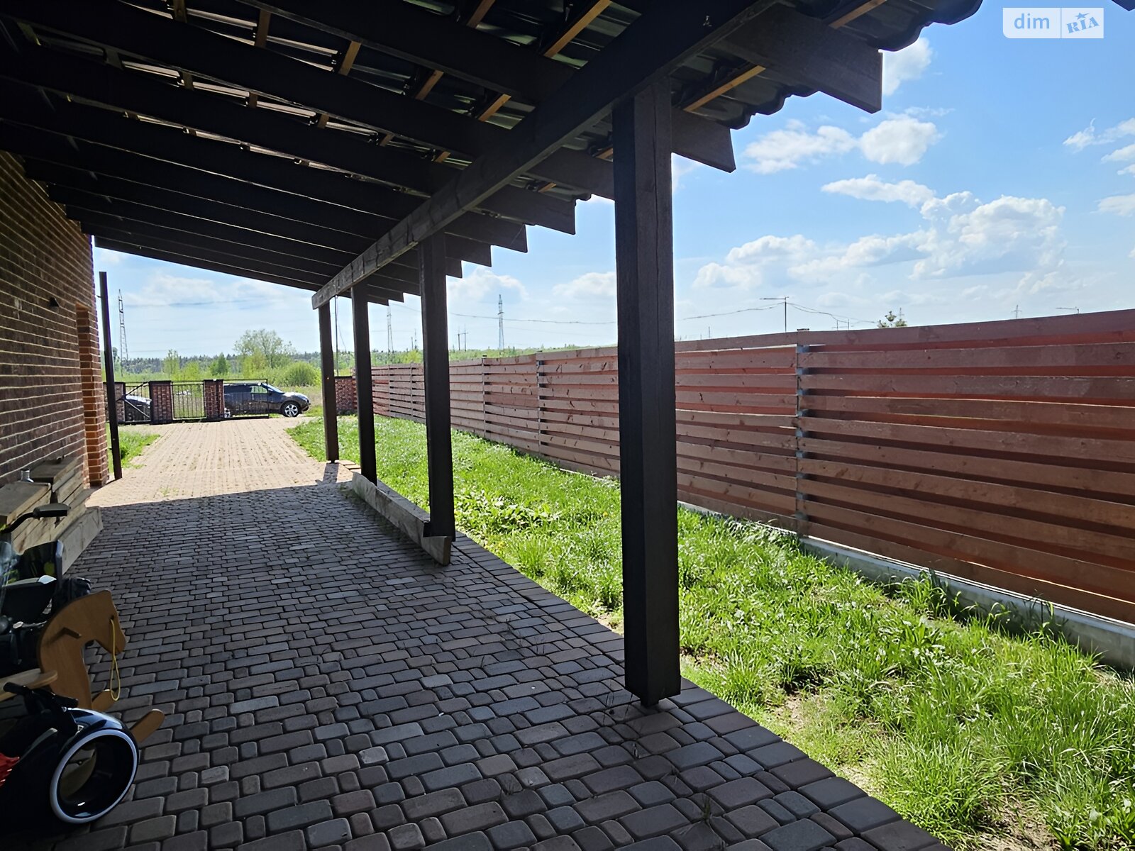 двухэтажный дуплекс, 220 кв. м, кирпич. Продажа в Новых Петровцах фото 1 двухэтажный дуплекс, 220 кв. м, кирпич. Продажа в Новых Петровцах фото 1