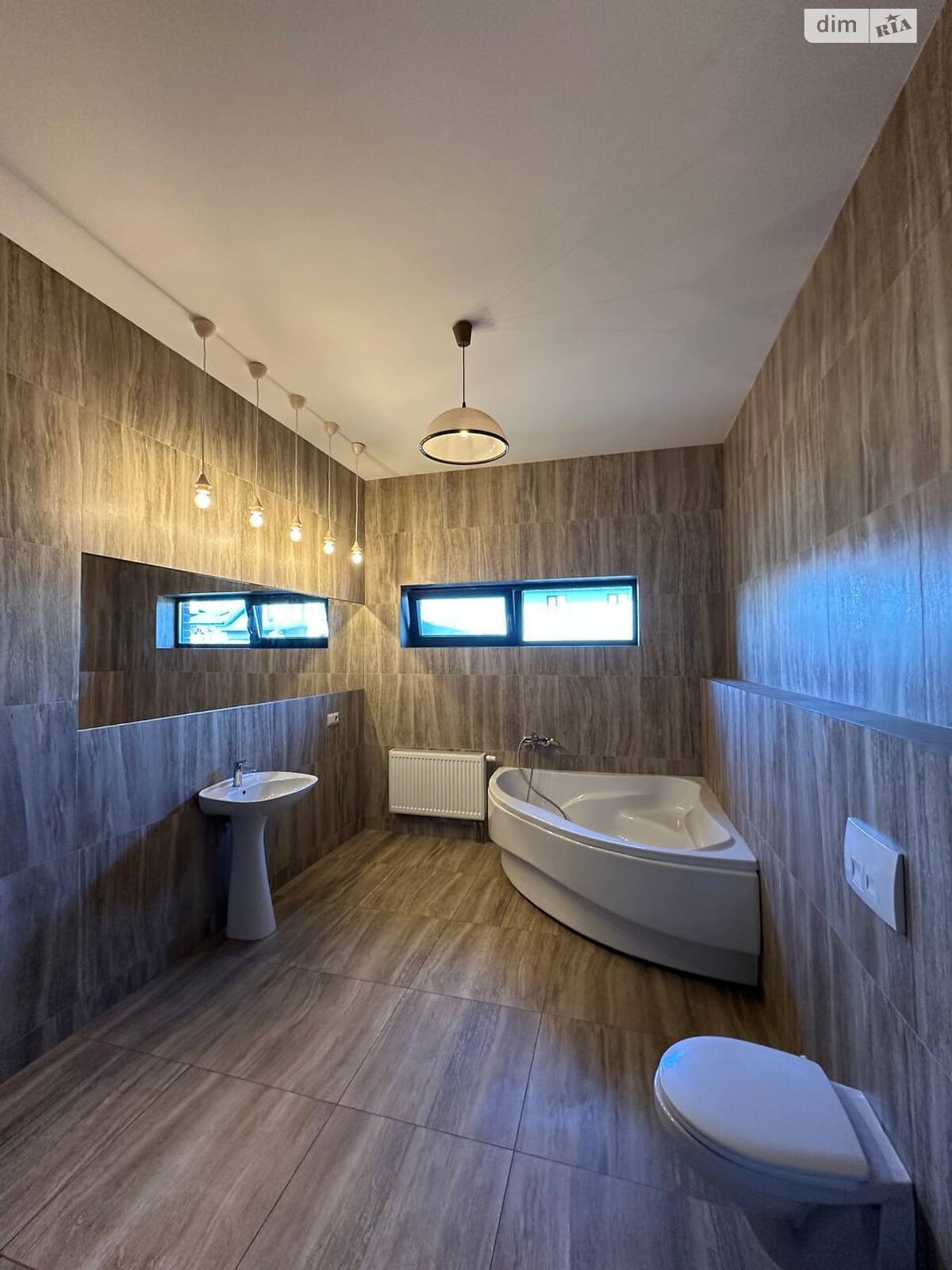 двухэтажный дуплекс, 220 кв. м, кирпич. Продажа в Новых Петровцах фото 1 двухэтажный дуплекс, 220 кв. м, кирпич. Продажа в Новых Петровцах фото 1