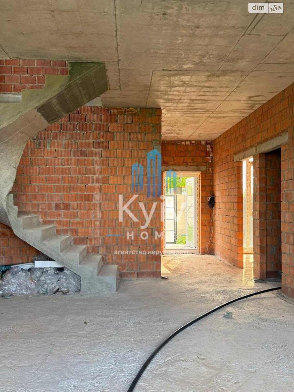 двоповерховий дуплекс, 113 кв. м, кирпич. Продаж у Нових Петрівцях фото 1 двоповерховий дуплекс, 113 кв. м, кирпич. Продаж у Нових Петрівцях фото 1