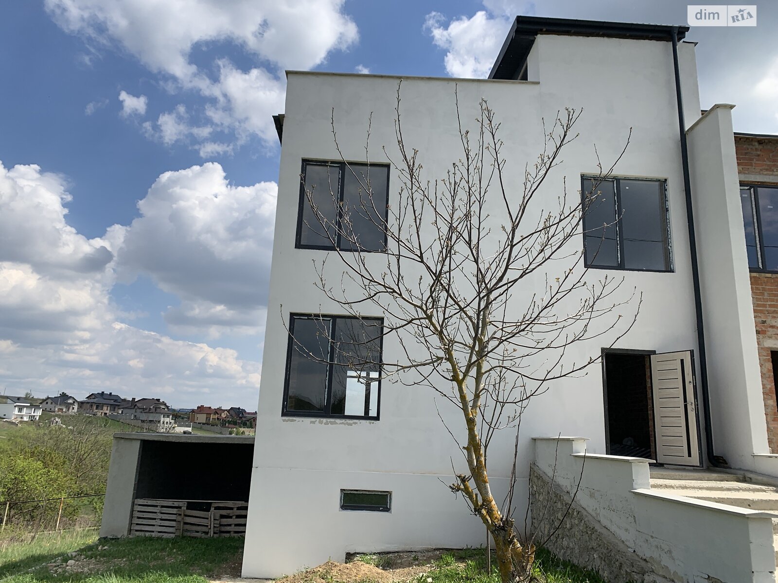 трехэтажный дуплекс, 250 кв. м, кирпич. Продажа в Петрикове фото 1 трехэтажный дуплекс, 250 кв. м, кирпич. Продажа в Петрикове фото 1