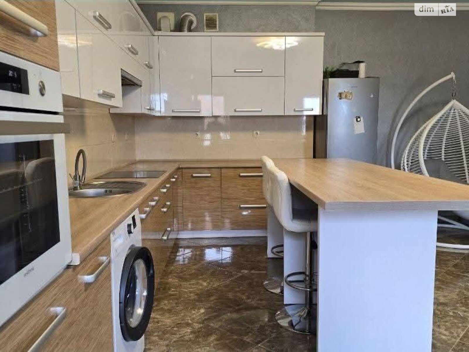 трехэтажный дуплекс, 240 кв. м, пенобетон. Продажа в Петрикове фото 1 трехэтажный дуплекс, 240 кв. м, пенобетон. Продажа в Петрикове фото 1