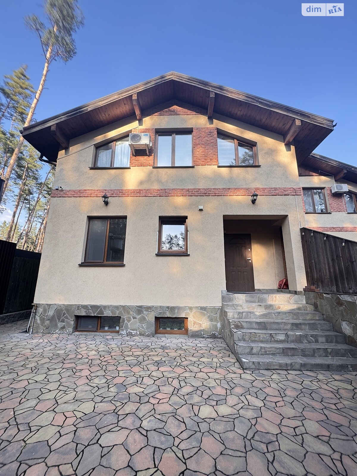 двухэтажный дуплекс, 232 кв. м, кирпич. Продажа в Плютах фото 1 двухэтажный дуплекс, 232 кв. м, кирпич. Продажа в Плютах фото 1