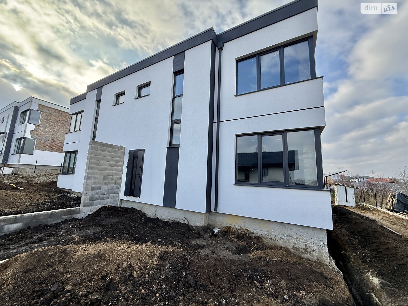 двоповерховий дуплекс, 130 кв. м, цегла. Продаж у Підгородне фото 1 двоповерховий дуплекс, 130 кв. м, цегла. Продаж у Підгородне фото 1