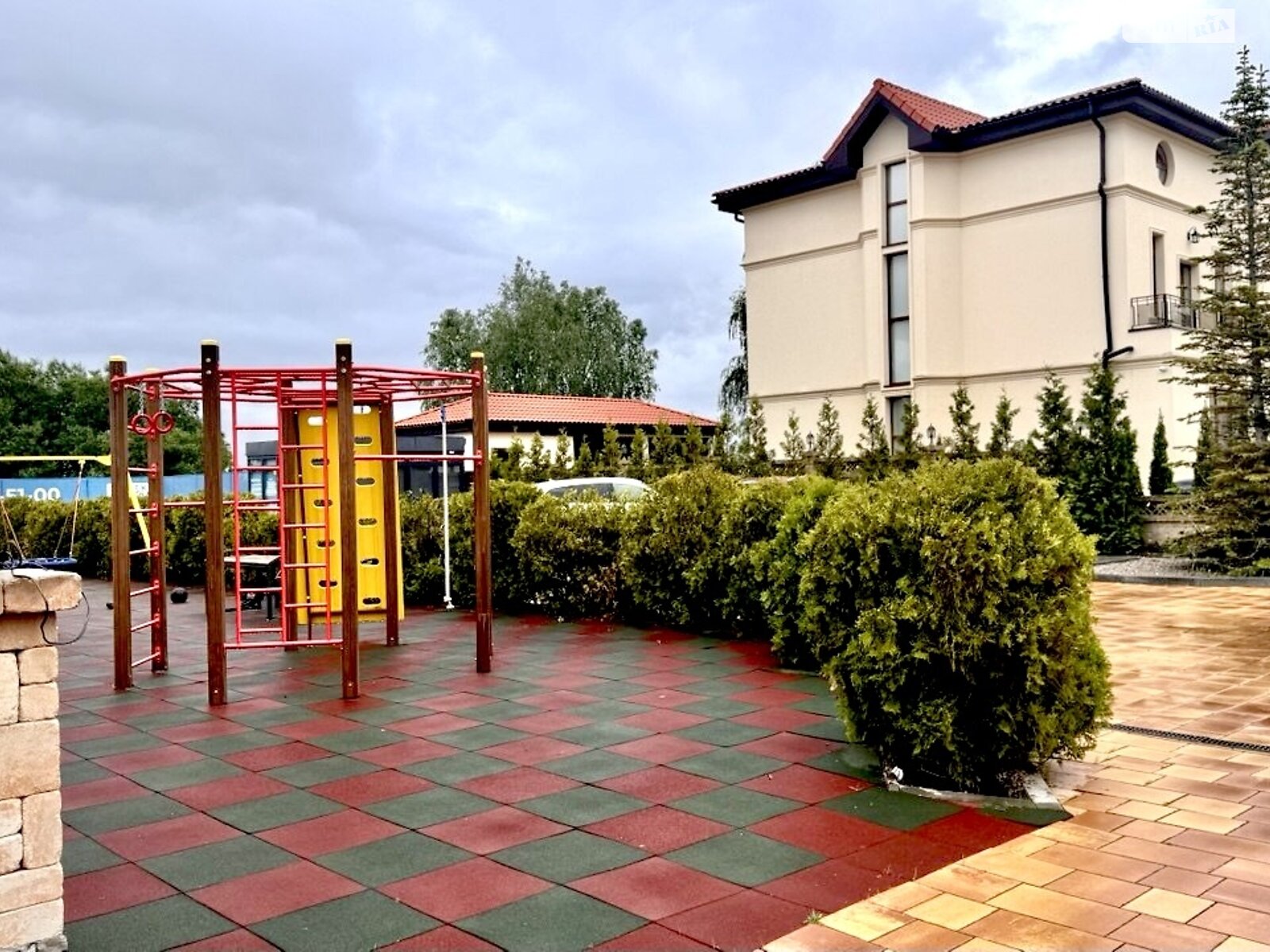 двухэтажный дуплекс, 138.2 кв. м, кирпич. Продажа в Подгорцах фото 1 двухэтажный дуплекс, 138.2 кв. м, кирпич. Продажа в Подгорцах фото 1