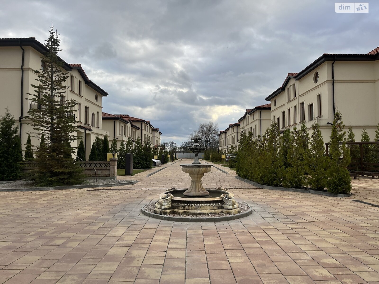 двухэтажный дуплекс, 150 кв. м, кирпич. Продажа в Подгорцах фото 1