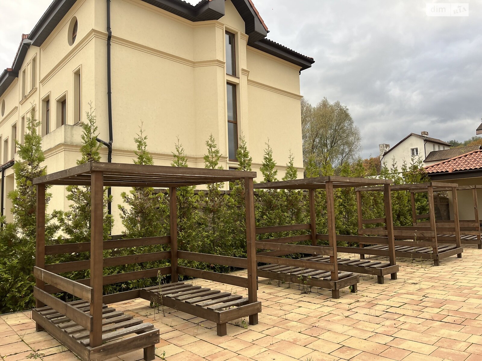 двухэтажный дуплекс, 150 кв. м, кирпич. Продажа в Подгорцах фото 1