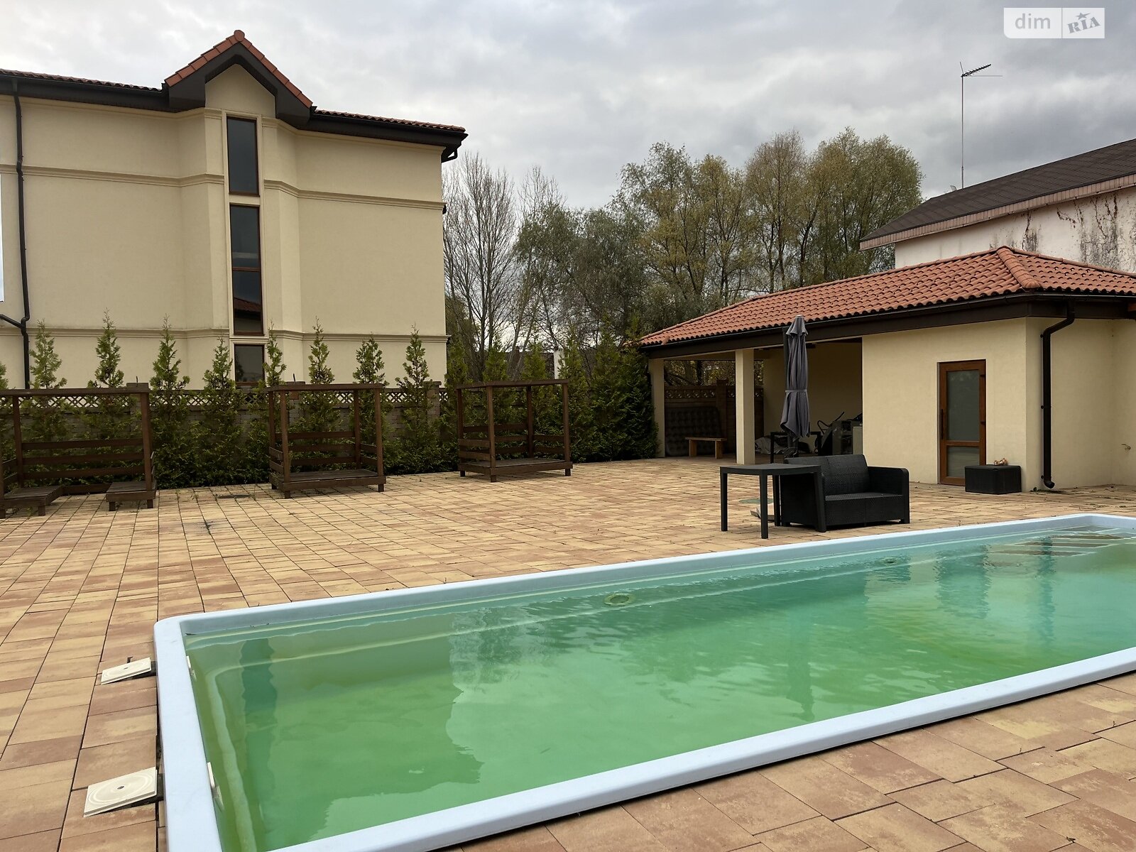 двухэтажный дуплекс, 150 кв. м, кирпич. Продажа в Подгорцах фото 1