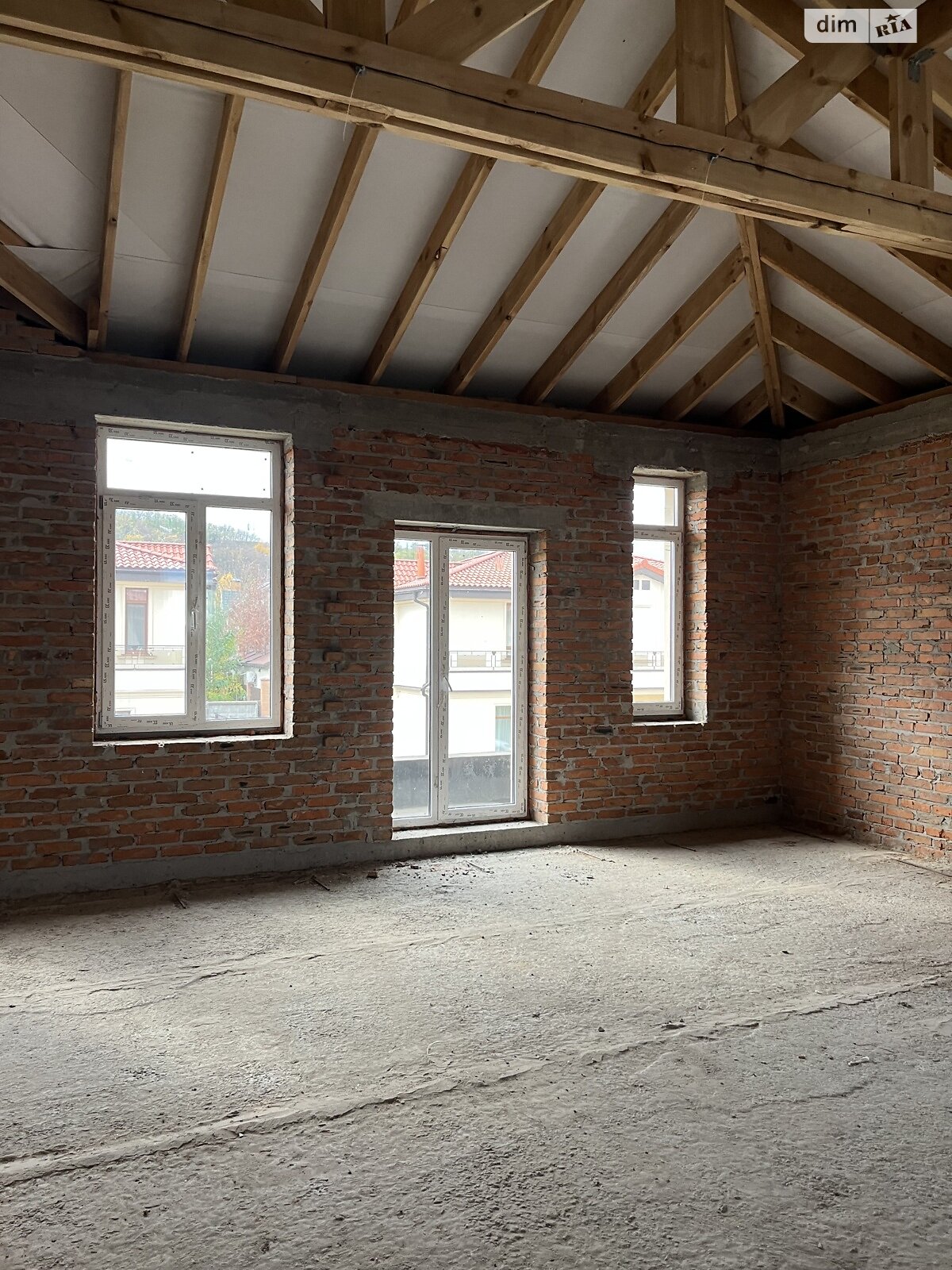 двухэтажный дуплекс, 150 кв. м, кирпич. Продажа в Подгорцах фото 1