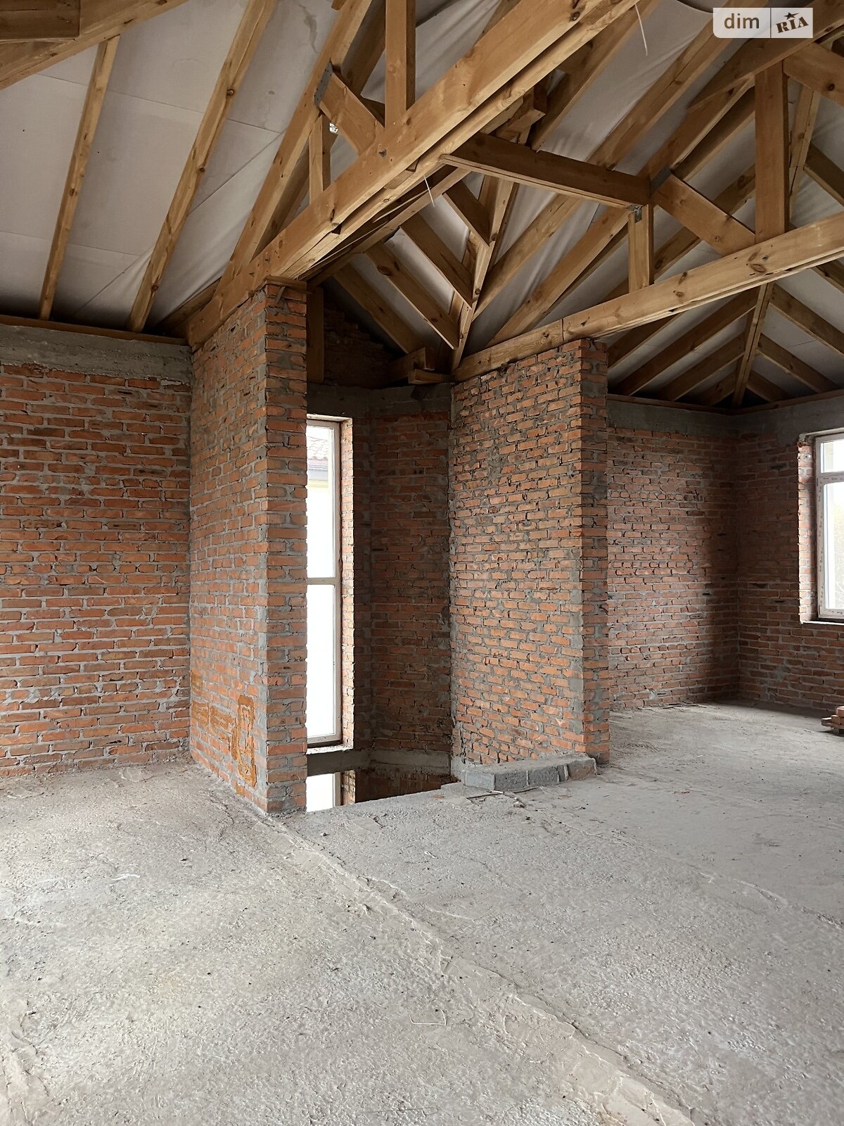 двухэтажный дуплекс, 150 кв. м, кирпич. Продажа в Подгорцах фото 1