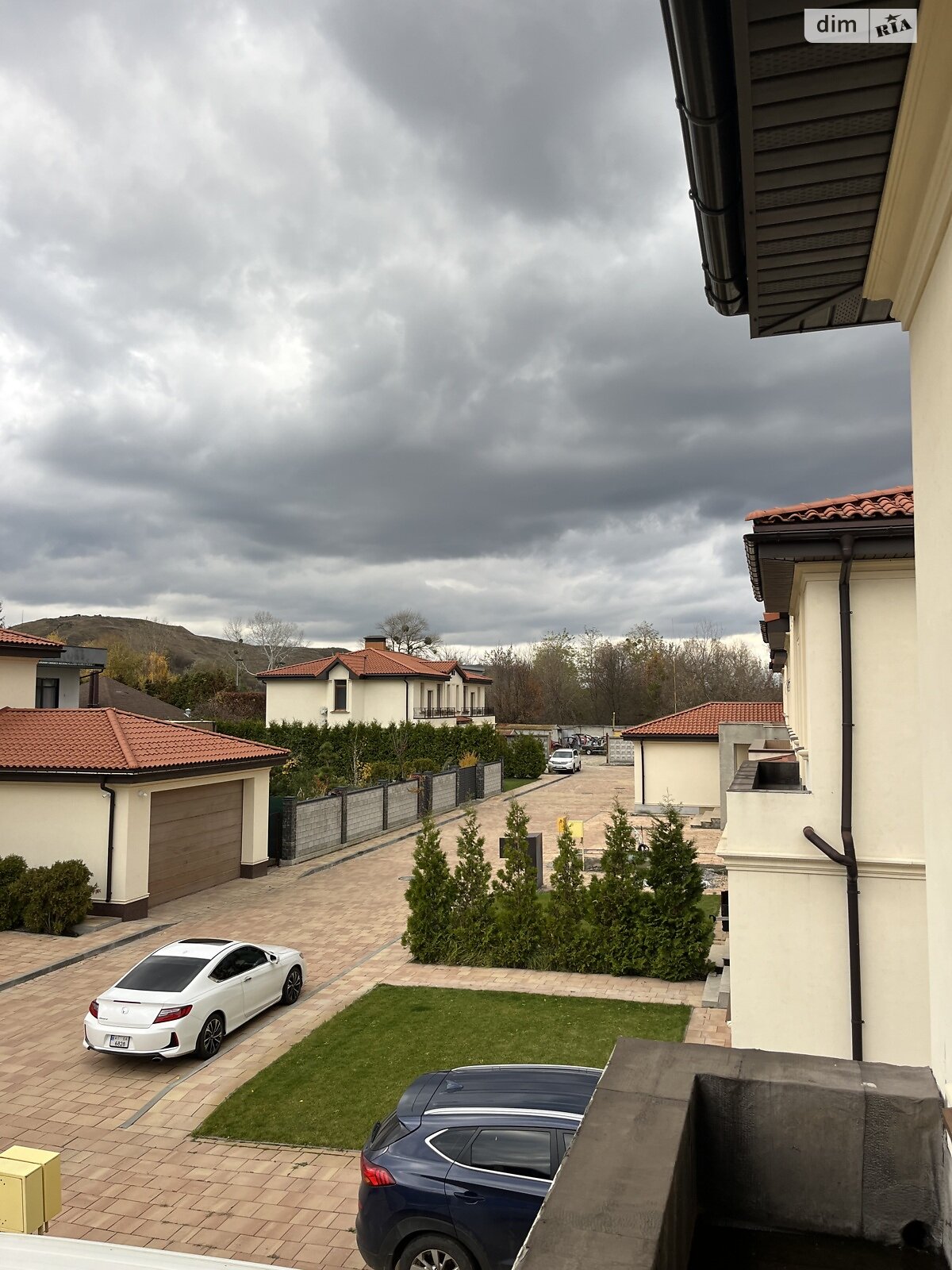 двухэтажный дуплекс, 150 кв. м, кирпич. Продажа в Подгорцах фото 1