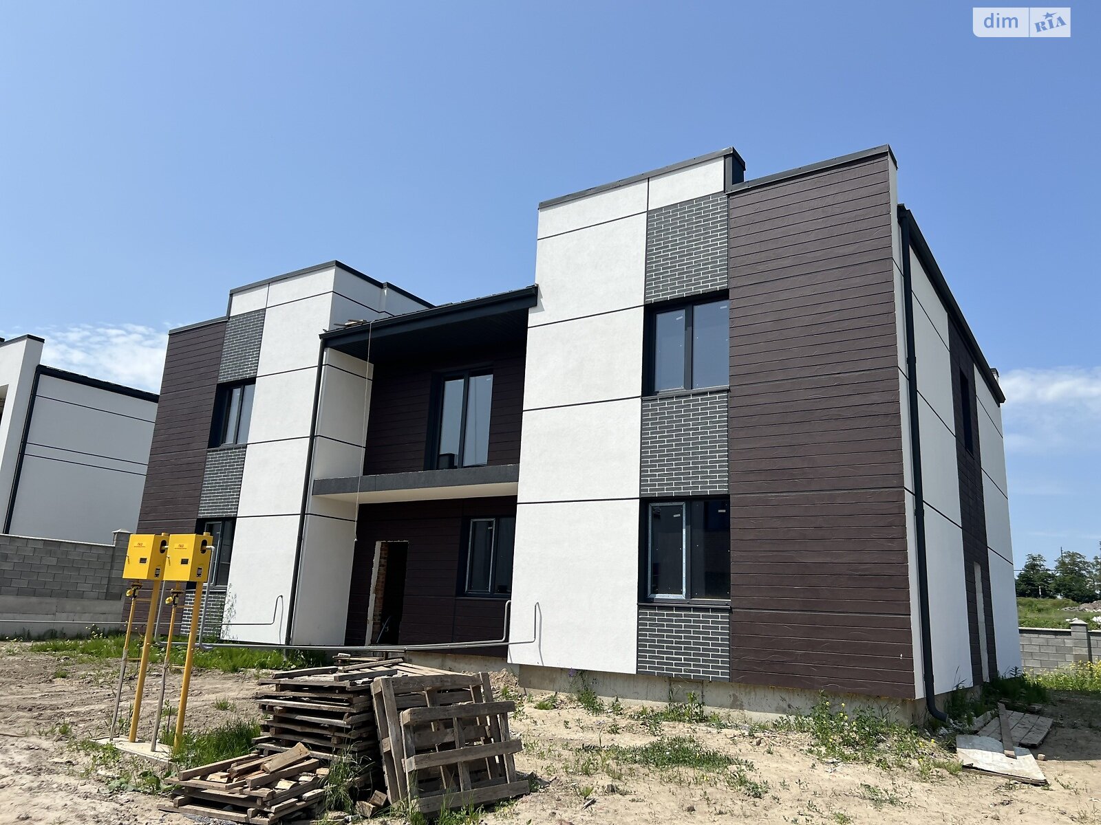 двоповерховий дуплекс, 103 кв. м, кирпич. Продаж в Рівному, район Авторинок фото 1 двоповерховий дуплекс, 103 кв. м, кирпич. Продаж в Рівному, район Авторинок фото 1