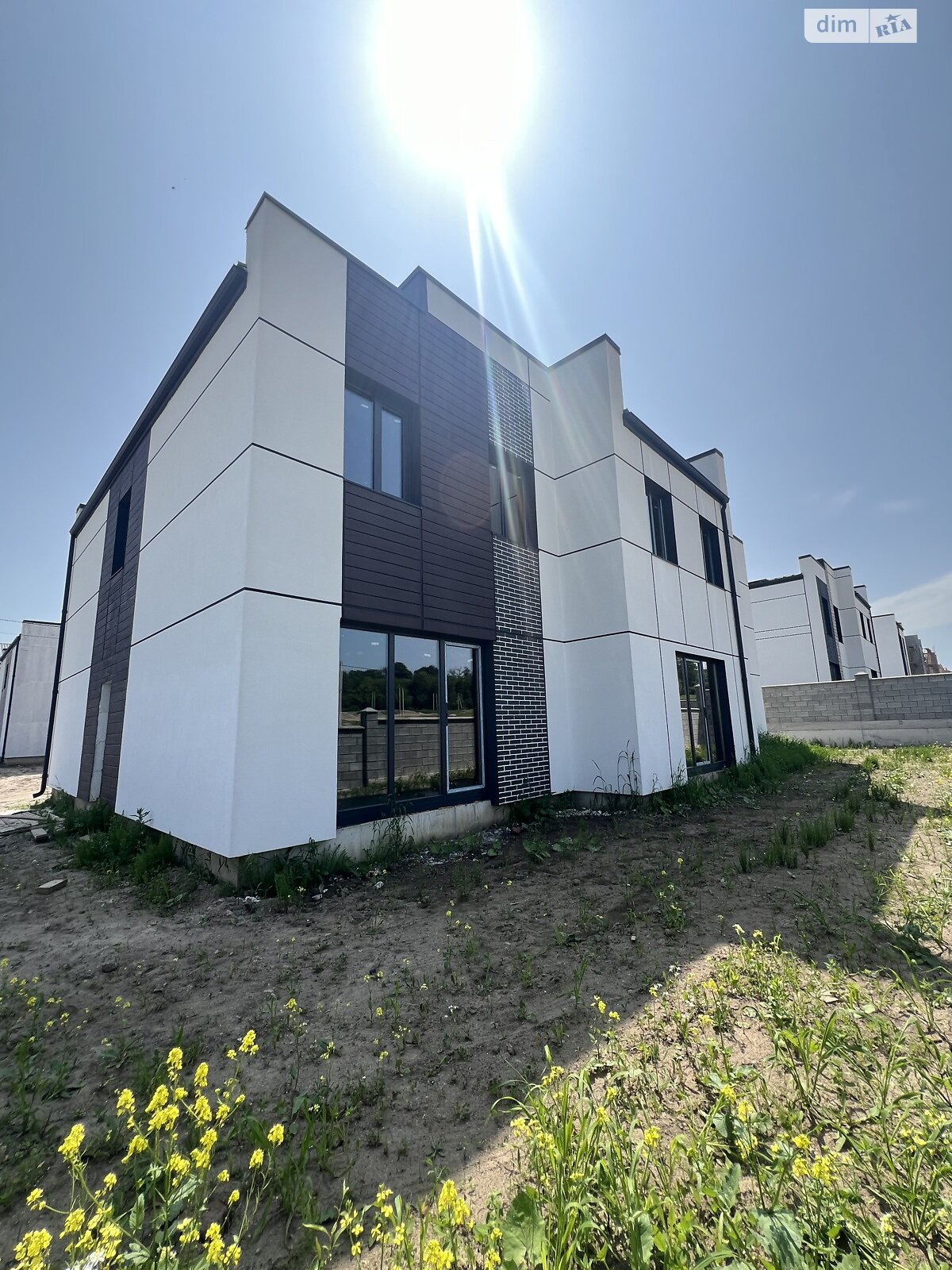 двоповерховий дуплекс, 103 кв. м, кирпич. Продаж в Рівному, район Авторинок фото 1 двоповерховий дуплекс, 103 кв. м, кирпич. Продаж в Рівному, район Авторинок фото 1