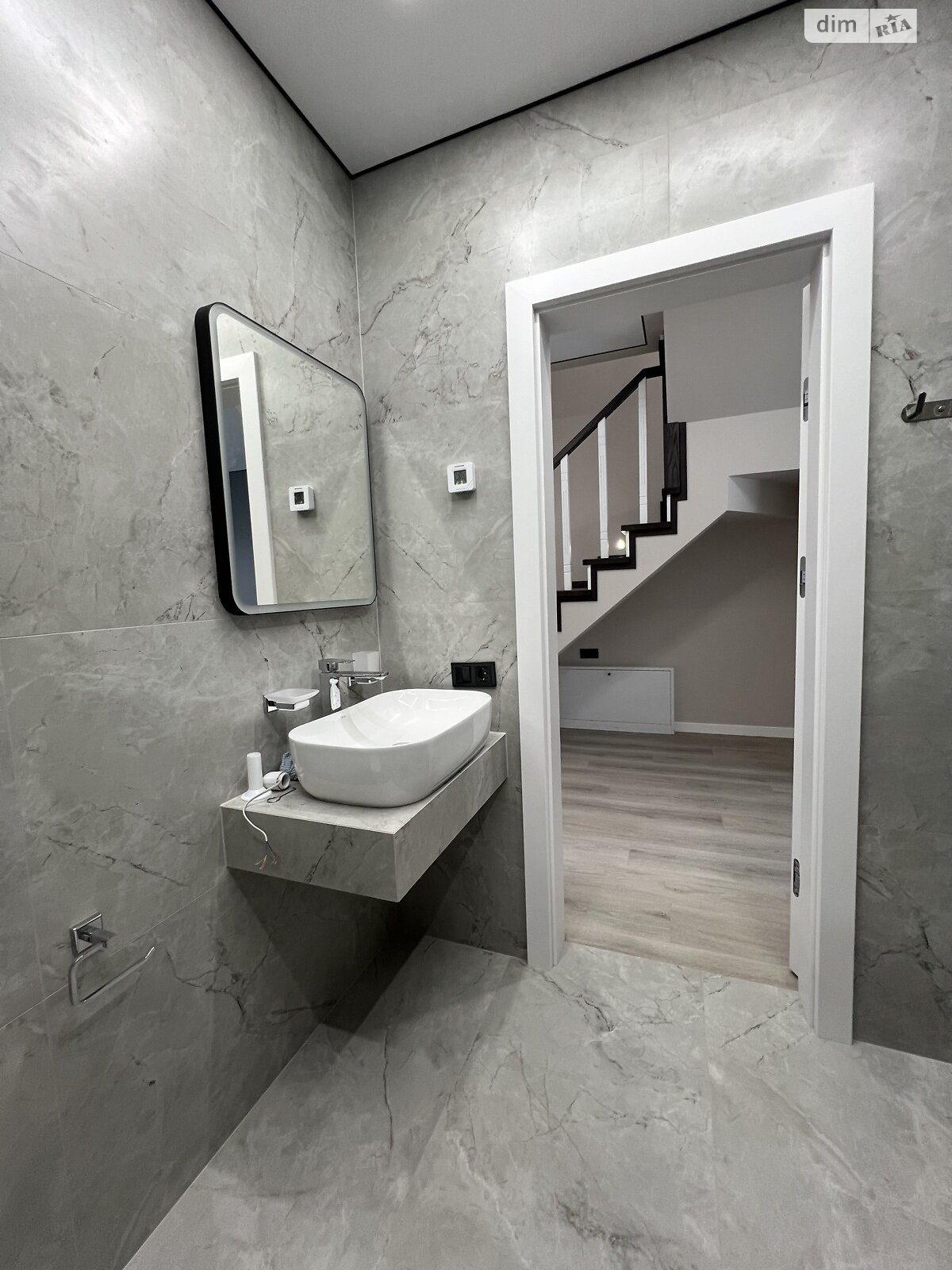 двухэтажный дуплекс, 100 кв. м, кирпич. Продажа в Ровно район Авторынок фото 1 двухэтажный дуплекс, 100 кв. м, кирпич. Продажа в Ровно район Авторынок фото 1