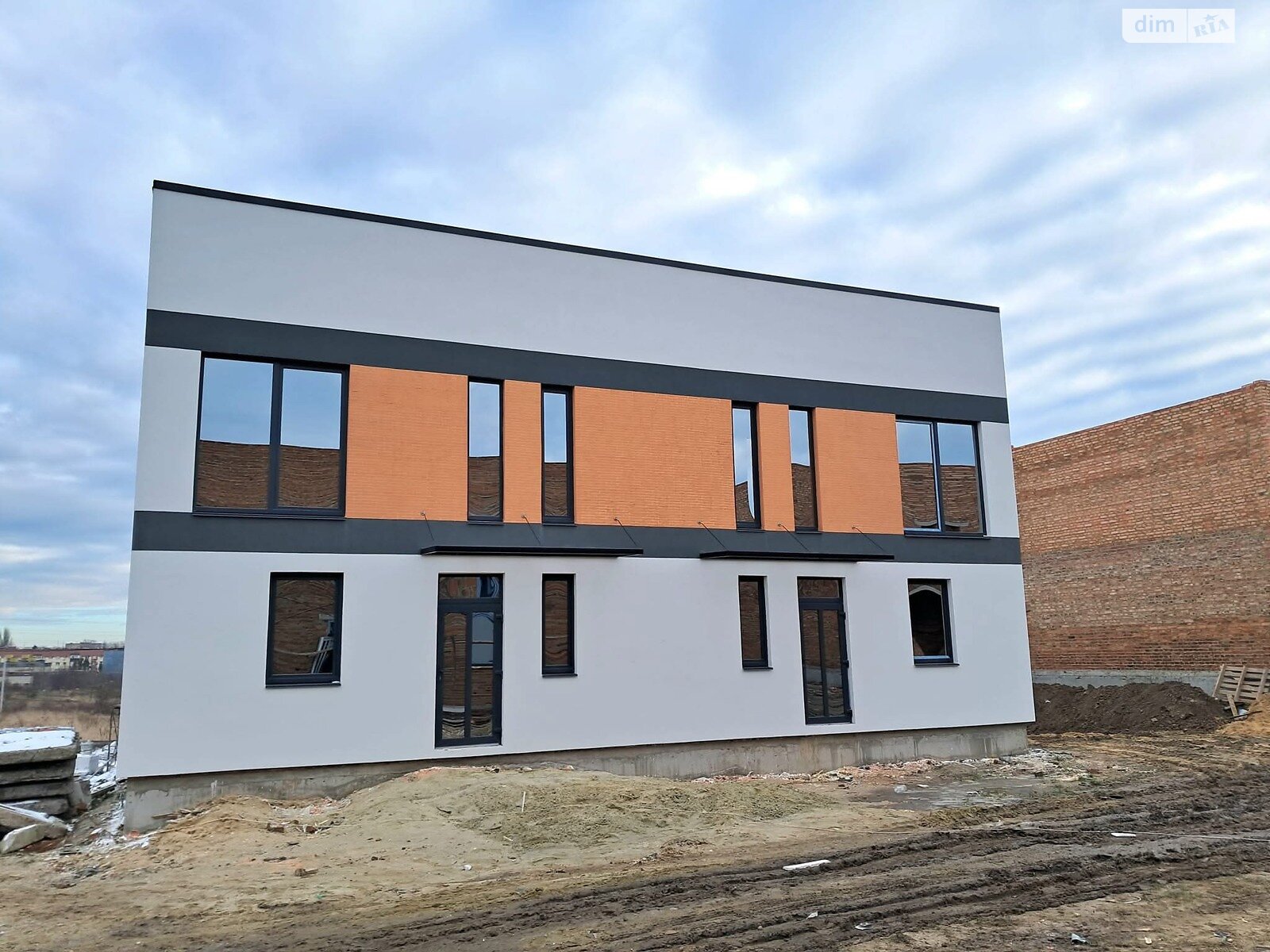 двоповерховий дуплекс, 100 кв. м, цегла. Продаж в Рівному, район Авторинок фото 1 двоповерховий дуплекс, 100 кв. м, цегла. Продаж в Рівному, район Авторинок фото 1