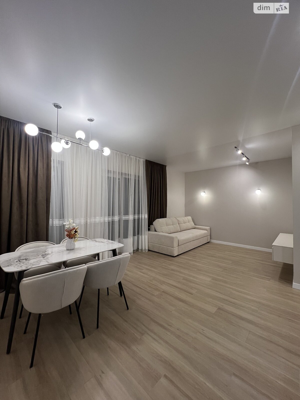 двоповерховий дуплекс, 100 кв. м, кирпич. Продаж в Рівному, район Авторинок фото 1