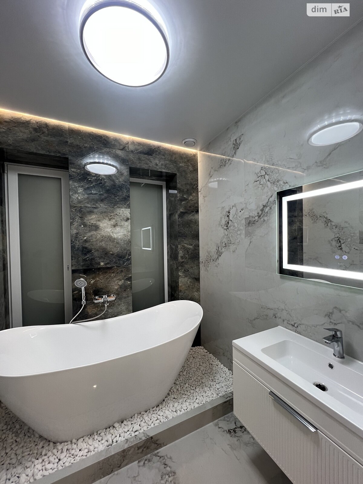 двоповерховий дуплекс, 100 кв. м, кирпич. Продаж в Рівному, район Авторинок фото 1