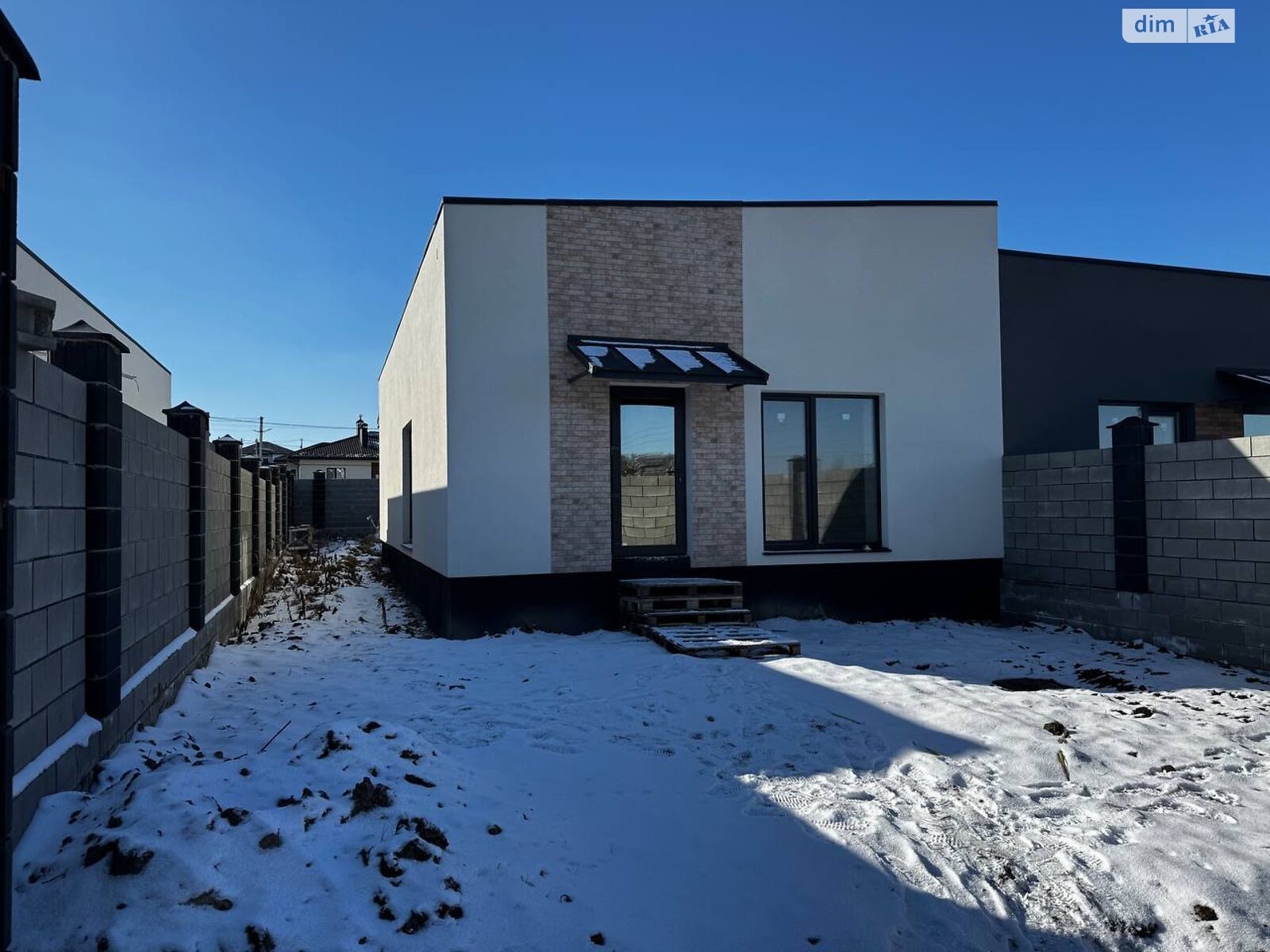 одноэтажный дуплекс, 81 кв. м, кирпич. Продажа в Ровно район Чайка фото 1 одноэтажный дуплекс, 81 кв. м, кирпич. Продажа в Ровно район Чайка фото 1
