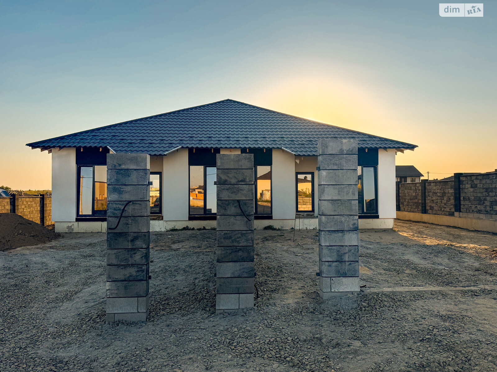 одноэтажный дуплекс, 97 кв. м, кирпич. Продажа в Ровно район Ювилейный фото 1 одноэтажный дуплекс, 97 кв. м, кирпич. Продажа в Ровно район Ювилейный фото 1