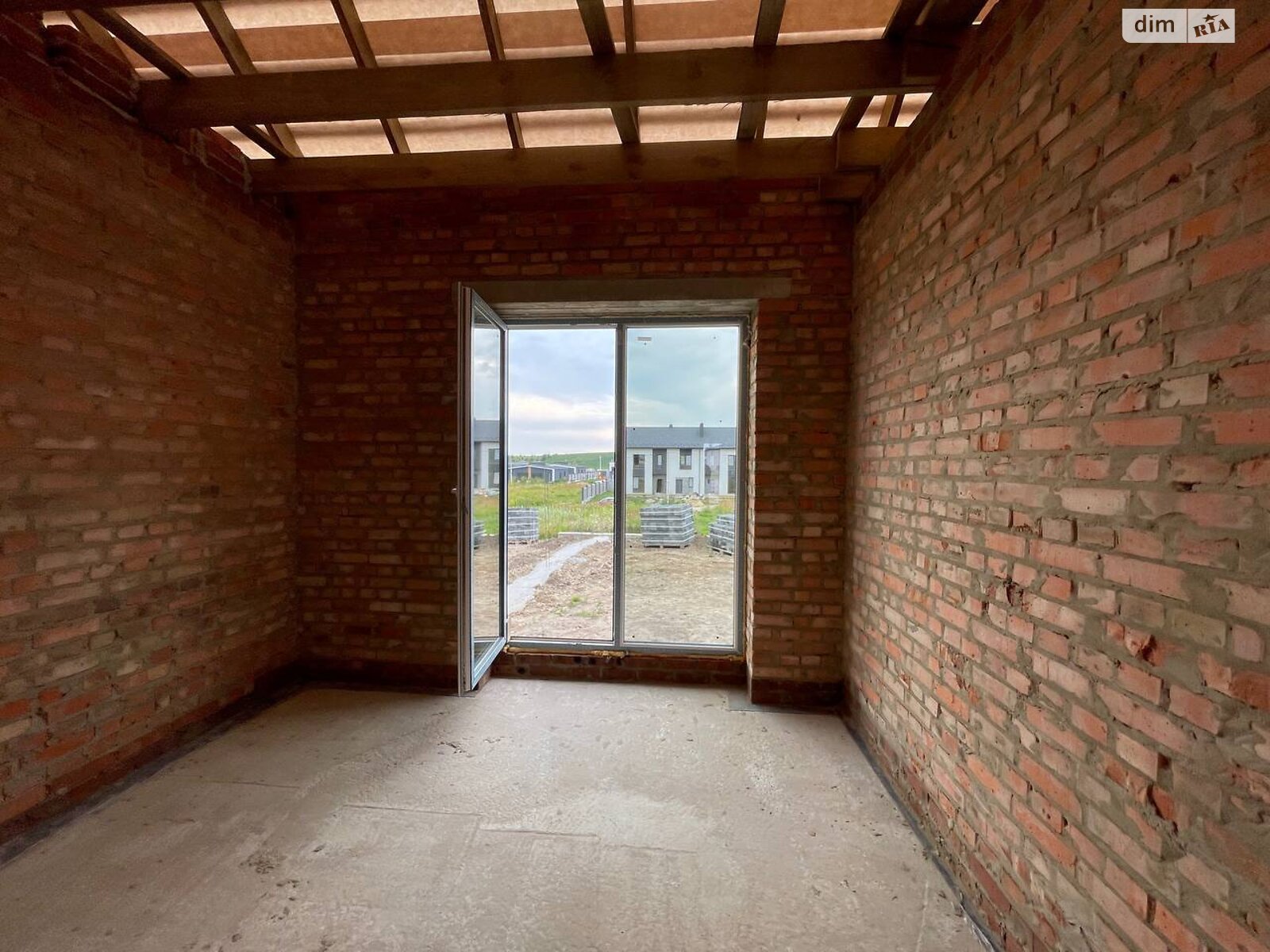 одноэтажный дуплекс, 97 кв. м, кирпич. Продажа в Ровно район Ювилейный фото 1 одноэтажный дуплекс, 97 кв. м, кирпич. Продажа в Ровно район Ювилейный фото 1