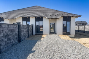 одноэтажный дуплекс, 97 кв. м, кирпич. Продажа в Ровно район Ювилейный фото 2