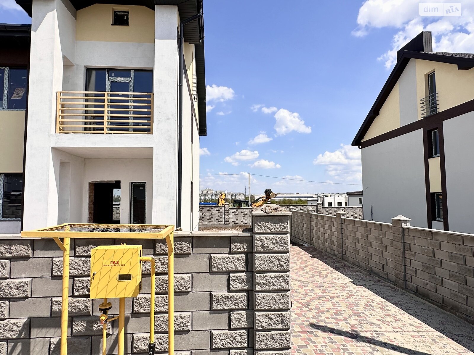 двоповерховий дуплекс, 140 кв. м, цегла. Продаж в Рівному, район Ювілейний фото 1 двоповерховий дуплекс, 140 кв. м, цегла. Продаж в Рівному, район Ювілейний фото 1