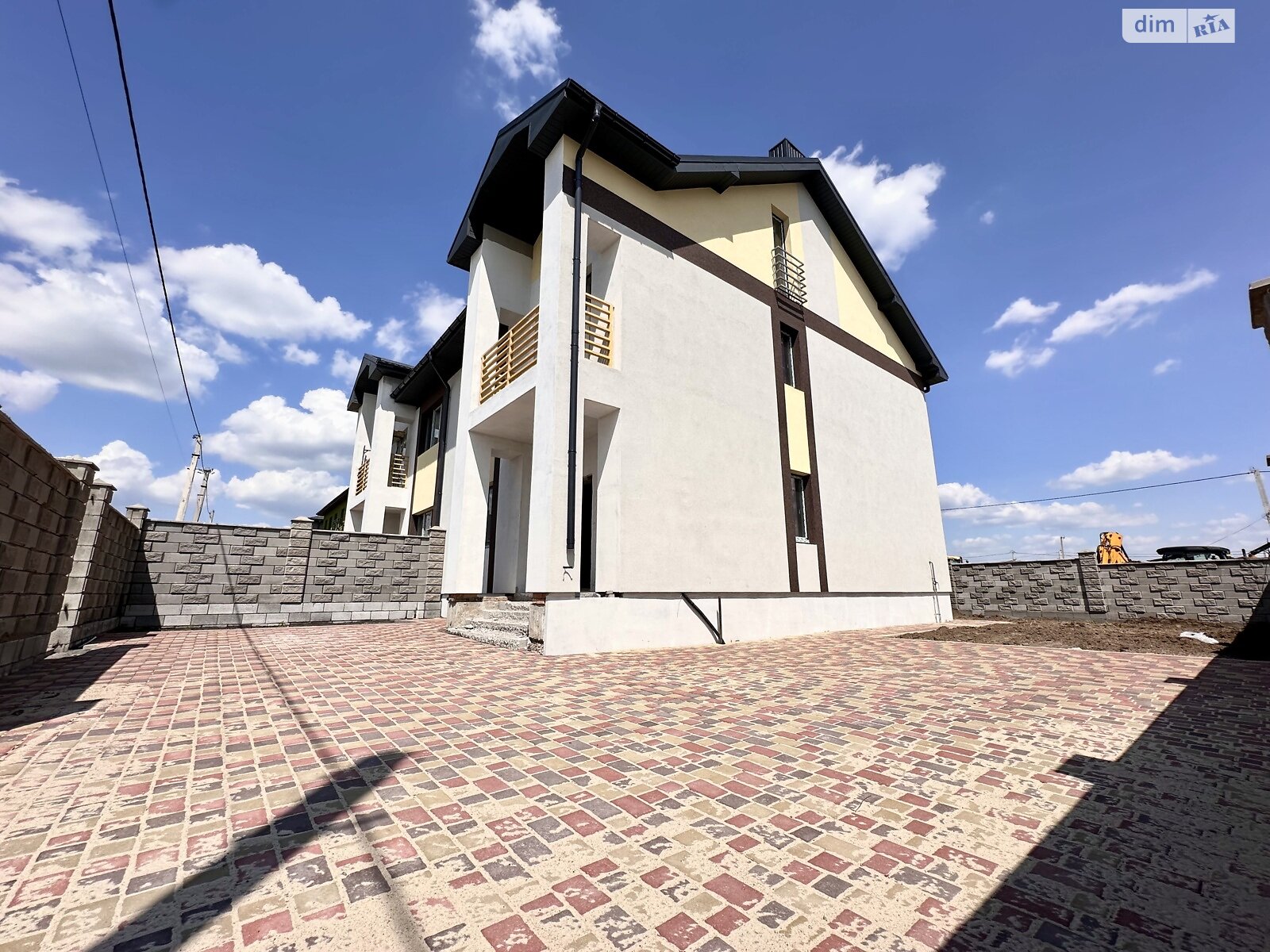 двоповерховий дуплекс, 140 кв. м, цегла. Продаж в Рівному, район Ювілейний фото 1 двоповерховий дуплекс, 140 кв. м, цегла. Продаж в Рівному, район Ювілейний фото 1