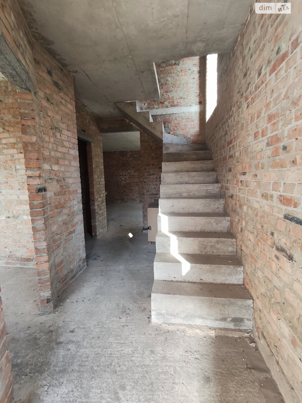 двухэтажный дуплекс, 110 кв. м, кирпич. Продажа в Ровно район Рум фото 1 двухэтажный дуплекс, 110 кв. м, кирпич. Продажа в Ровно район Рум фото 1