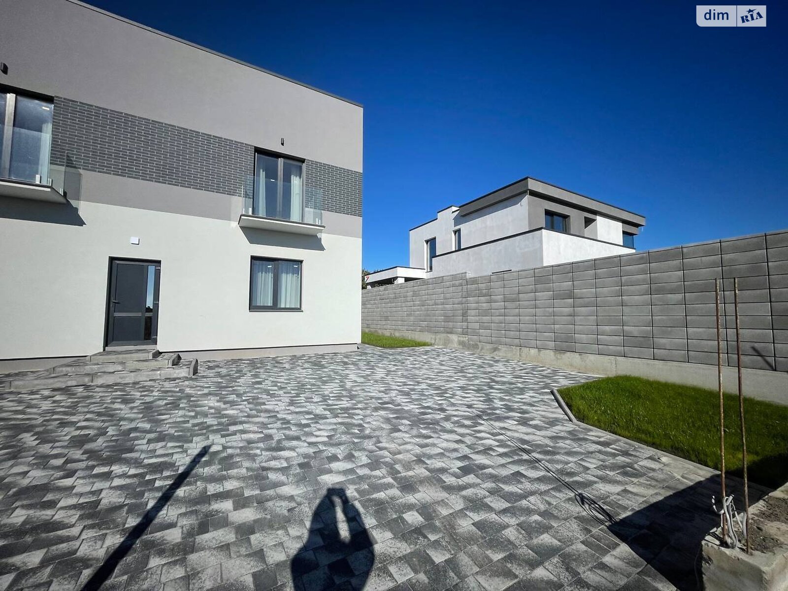 двоповерховий дуплекс, 180 кв. м, цегла. Продаж в Рівному, район Щасливе фото 1