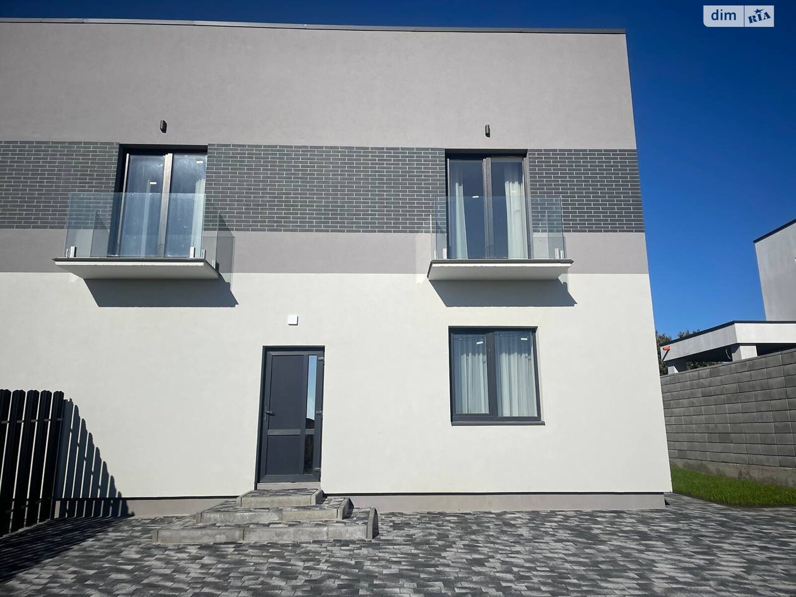 двоповерховий дуплекс, 180 кв. м, цегла. Продаж в Рівному, район Щасливе фото 1