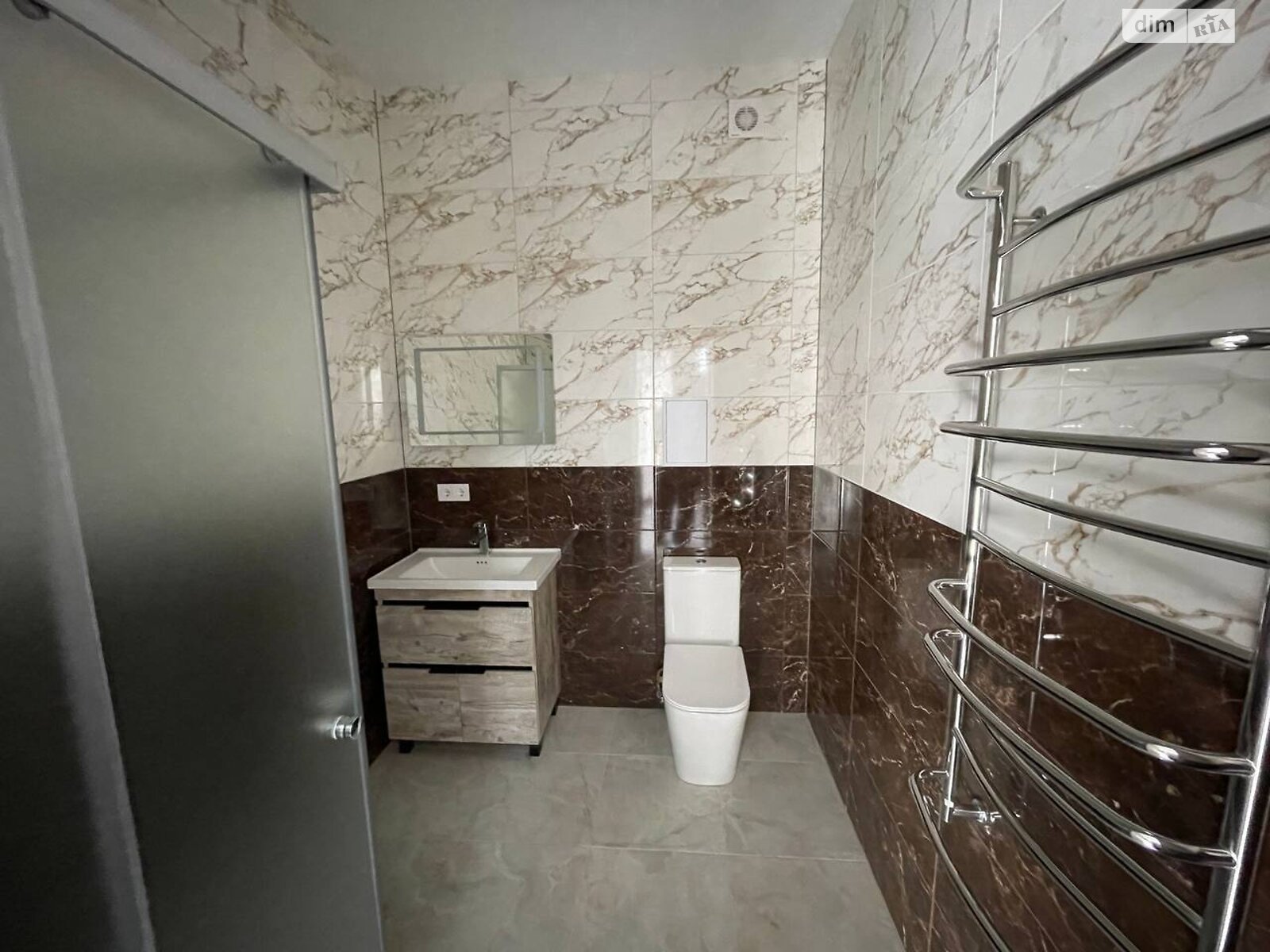 двоповерховий дуплекс, 180 кв. м, цегла. Продаж в Рівному, район Щасливе фото 1