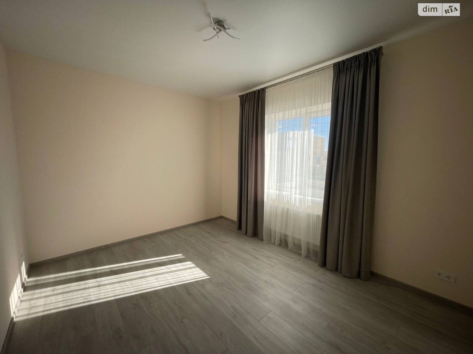 двоповерховий дуплекс, 180 кв. м, цегла. Продаж в Рівному, район Щасливе фото 1