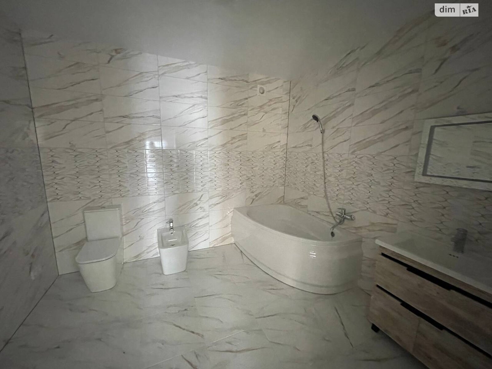 двоповерховий дуплекс, 180 кв. м, цегла. Продаж в Рівному, район Щасливе фото 1